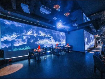 光影魔法师来袭！投影餐厅让餐桌＂活＂过来了